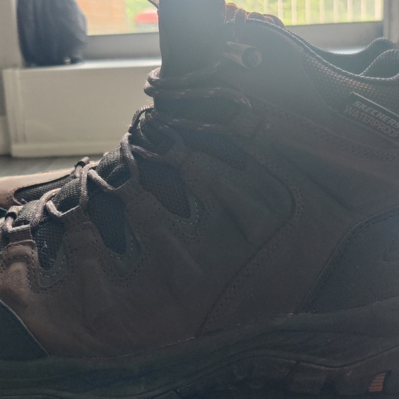 Skechers Air-cooled memory foam Waterproof outdoor winter boots - Picture 2 of 3